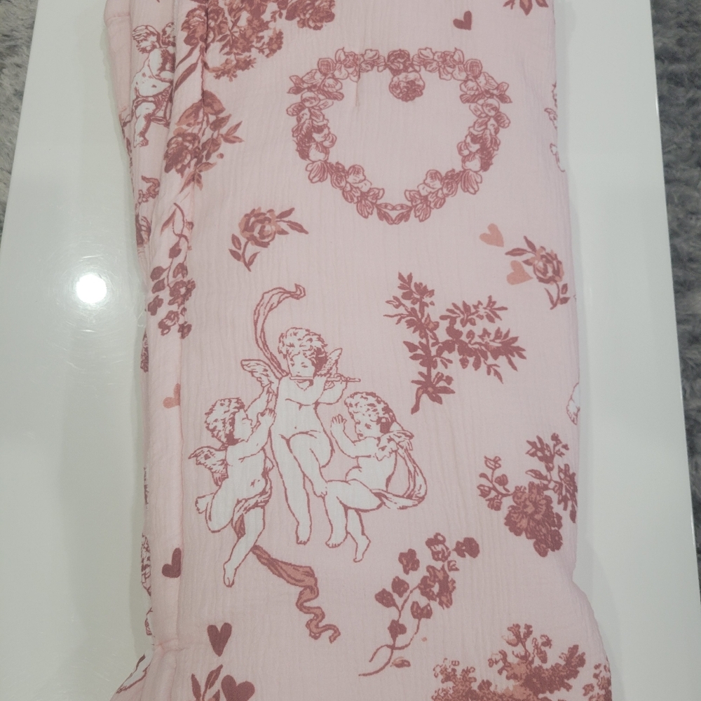 Envogue Pink Cherub & Floral Throw Blanket